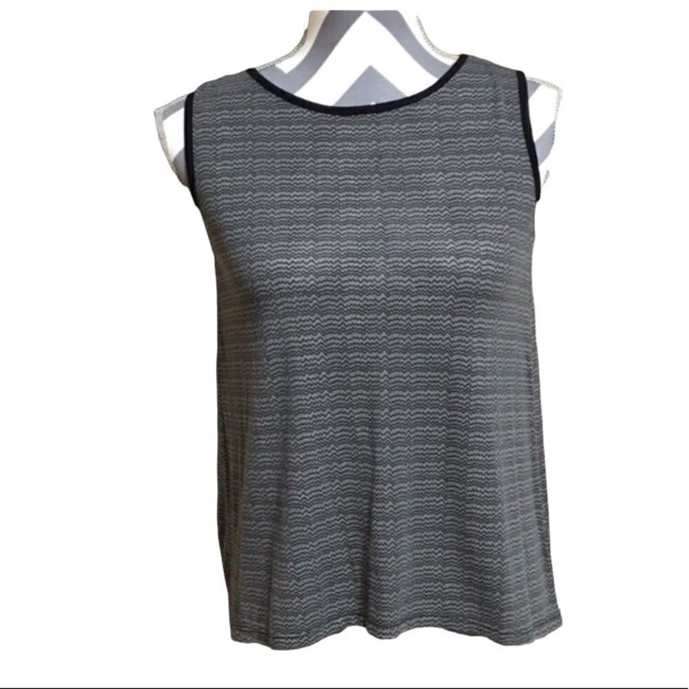90 Degree by Reflex XS Black & Grey Split Back Shirt